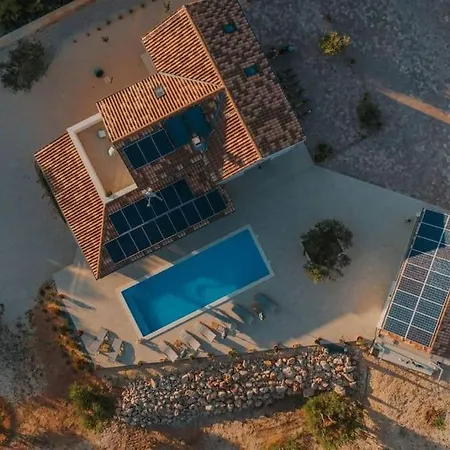 Ema Nika Villa