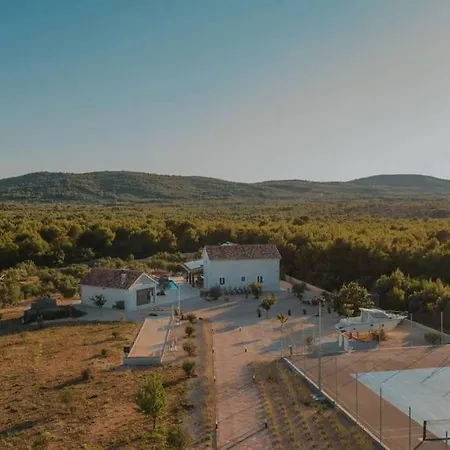 Villa Ema Nika *